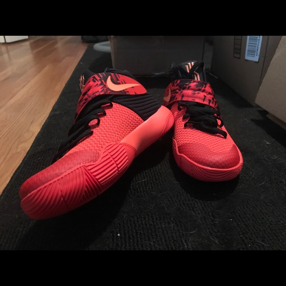Kyrie 2’s